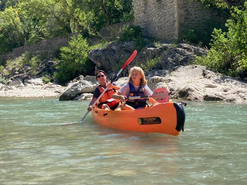 Genießen Sie Kanufahren beim Camping in Frankreich