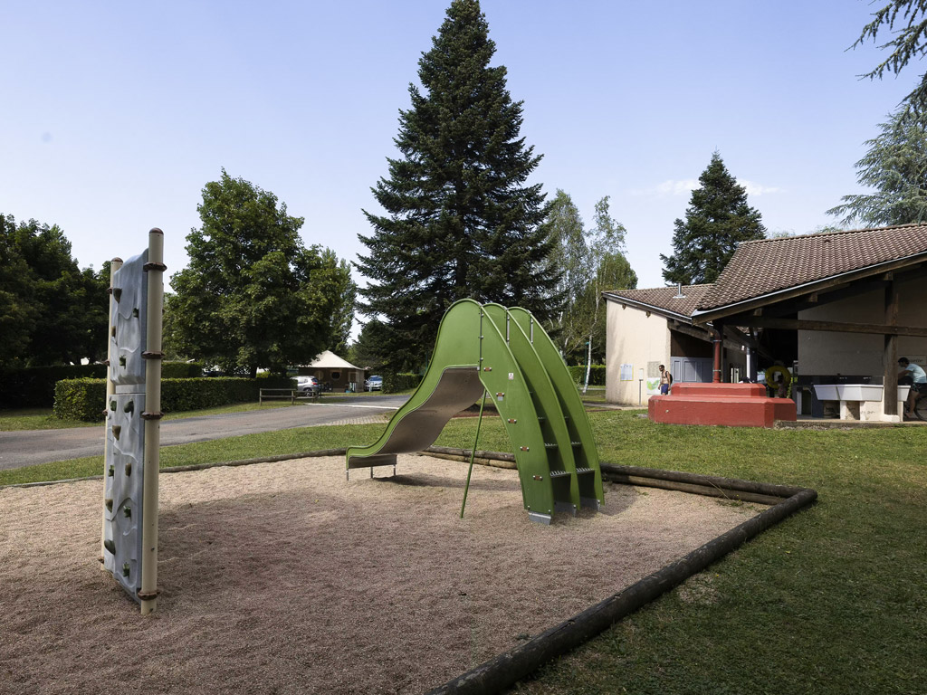 Camping Le Lac Des Sapins 9