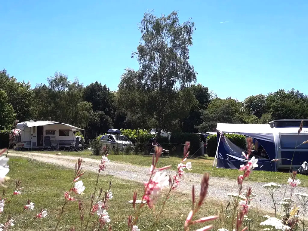 Gemütlicher kleiner Campingplatz mit französischem Charme unter niederländischer Leitung