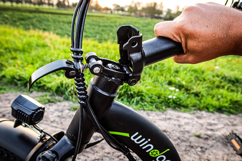 Falten des Windgoo E20 Elektro-Faltrads