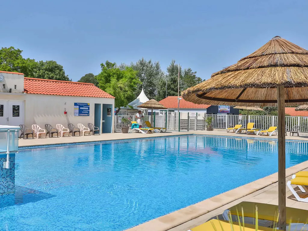 Flower Camping La Diviere Plage 1