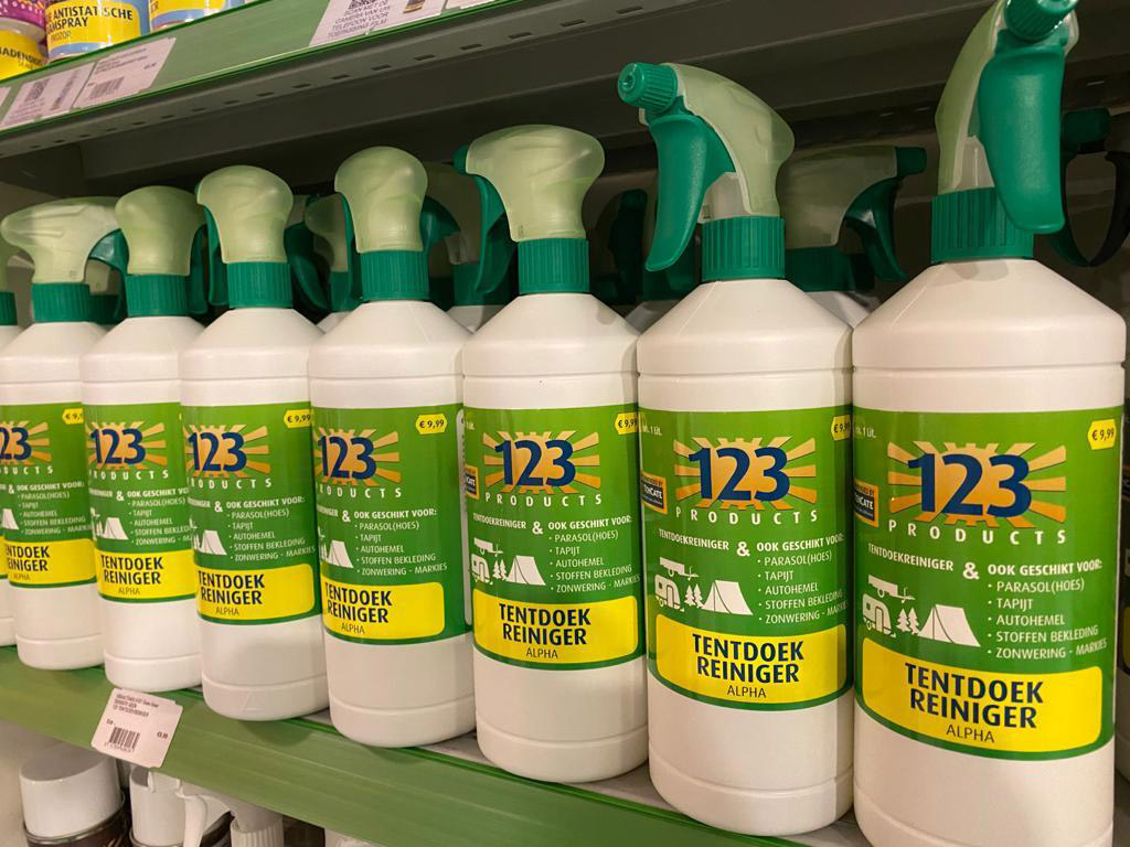 Reinigung des Zeltes