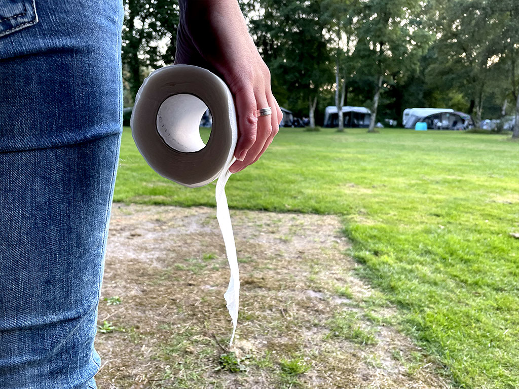 Der Gang zur Toilette auf dem Campingplatz