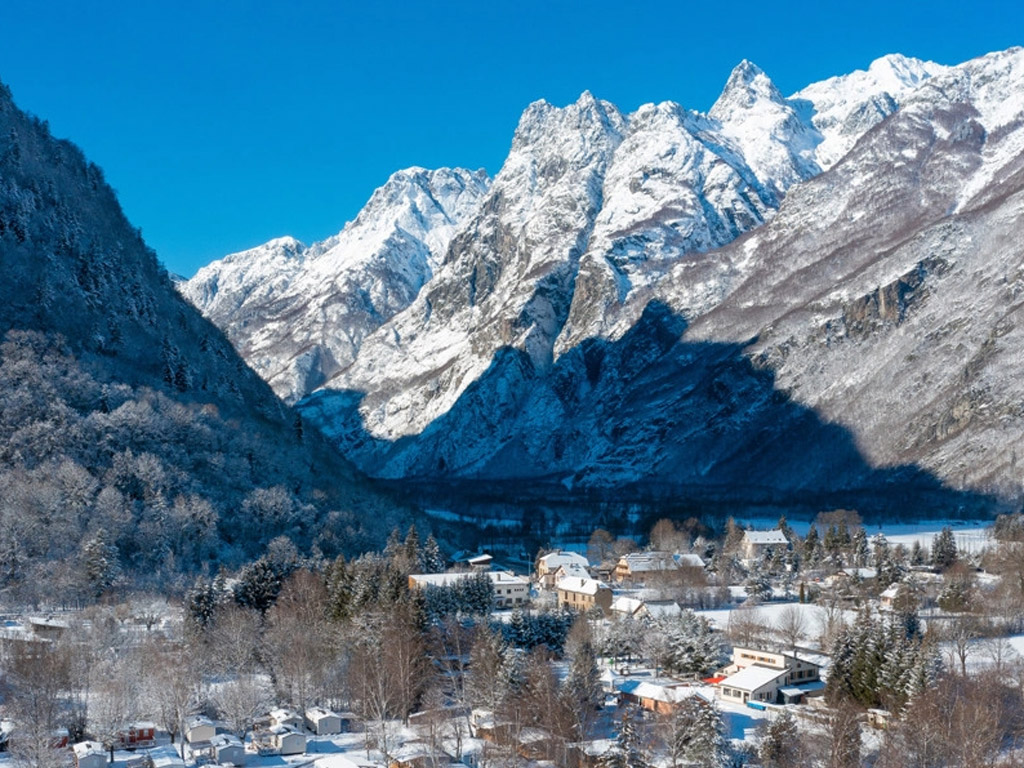 Camping im Winter in den französischen Alpen