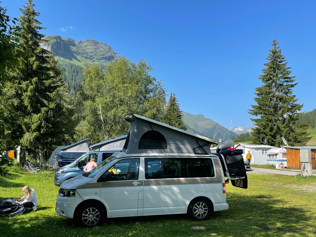 Camping in den Schweizer Alpen