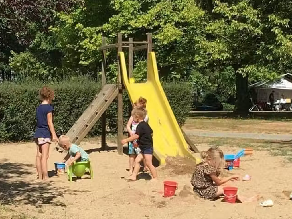 Camping Dun Le Palestel 8