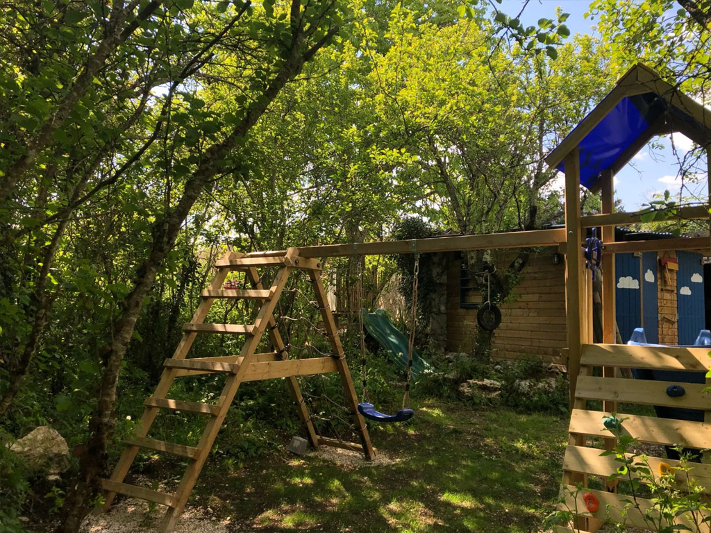 Camping Domaine Les Escaliers De La Combe 7