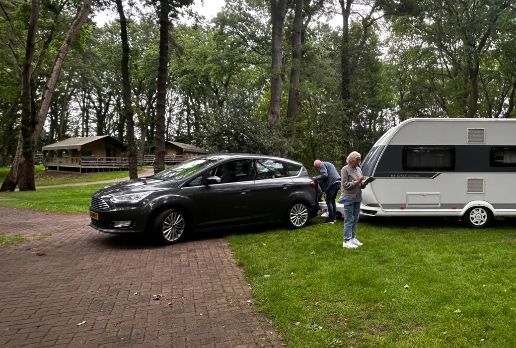 Camping mit über 80. Mit ein bisschen Hilfe.