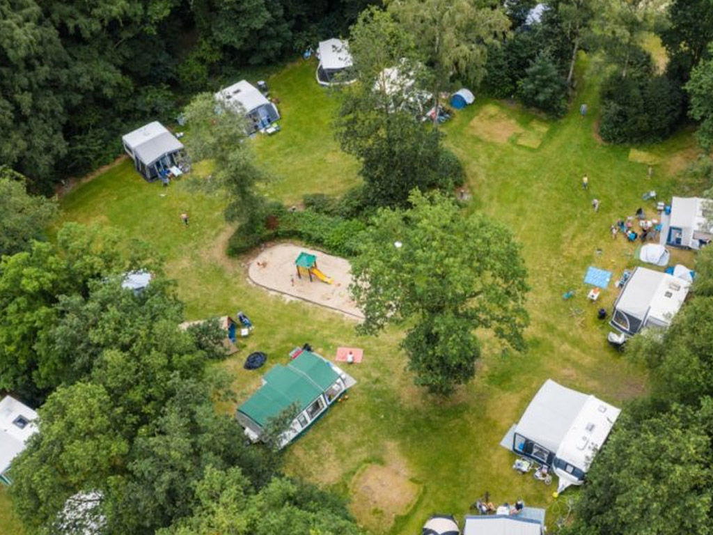 Autofreier&nbsp;Kindercampingplatz mitten in der Overijssel-Landschaft