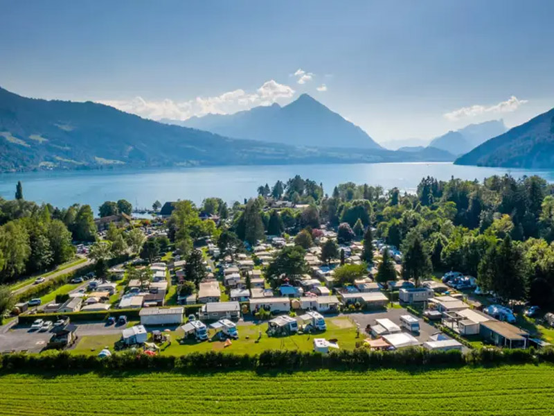 Kinderfreundlicher Campingplatz an einem See in der Schweiz