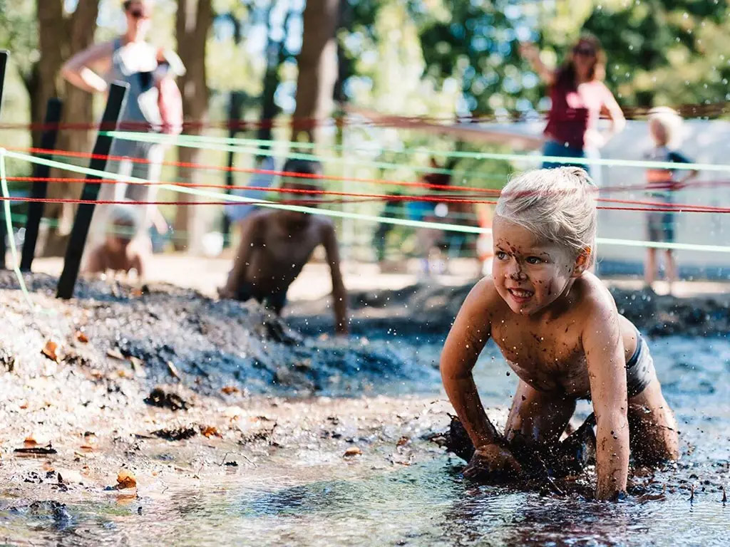 Mit deiner Mutter im Schlamm