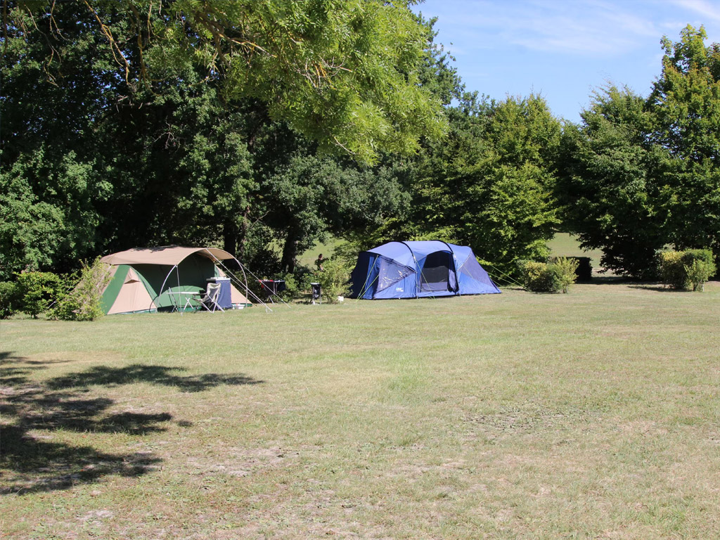 Camping Le Petit Trianon De Saint Ustre 8