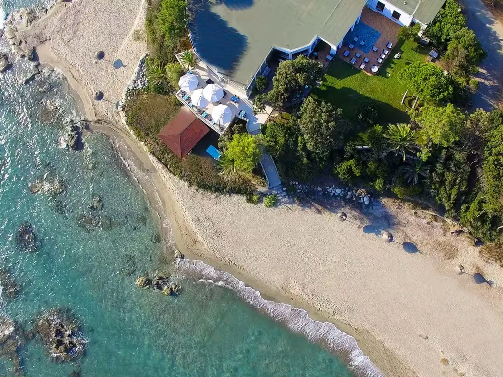 Großer Naturisten-Campingplatz an der Ostküste Korsikas