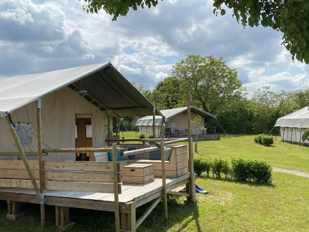 Auf diesem französischen Baby-Campingplatz wird es dir an nichts fehlen&nbsp;