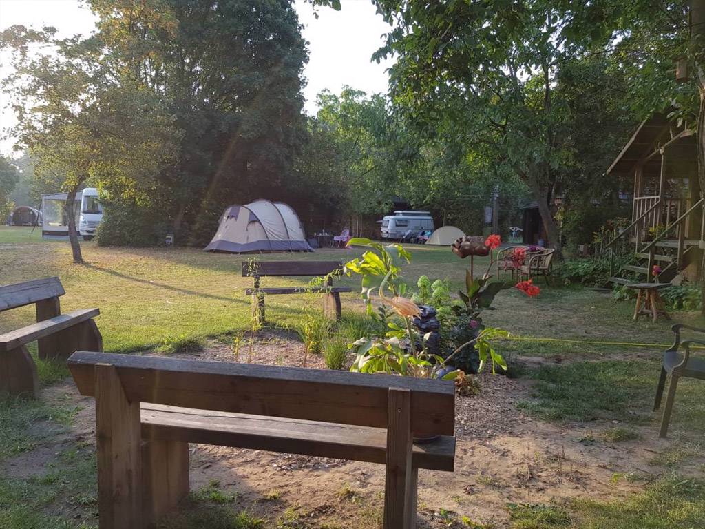 Charmanter Campingplatz in der nordlimburgischen Landschaft