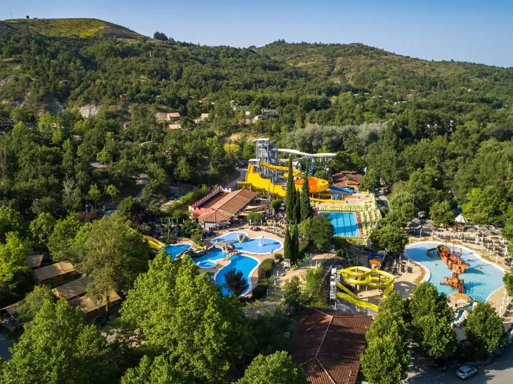 Großer Teenie-Campingplatz mit Teenie-Club von 13-17 Jahren