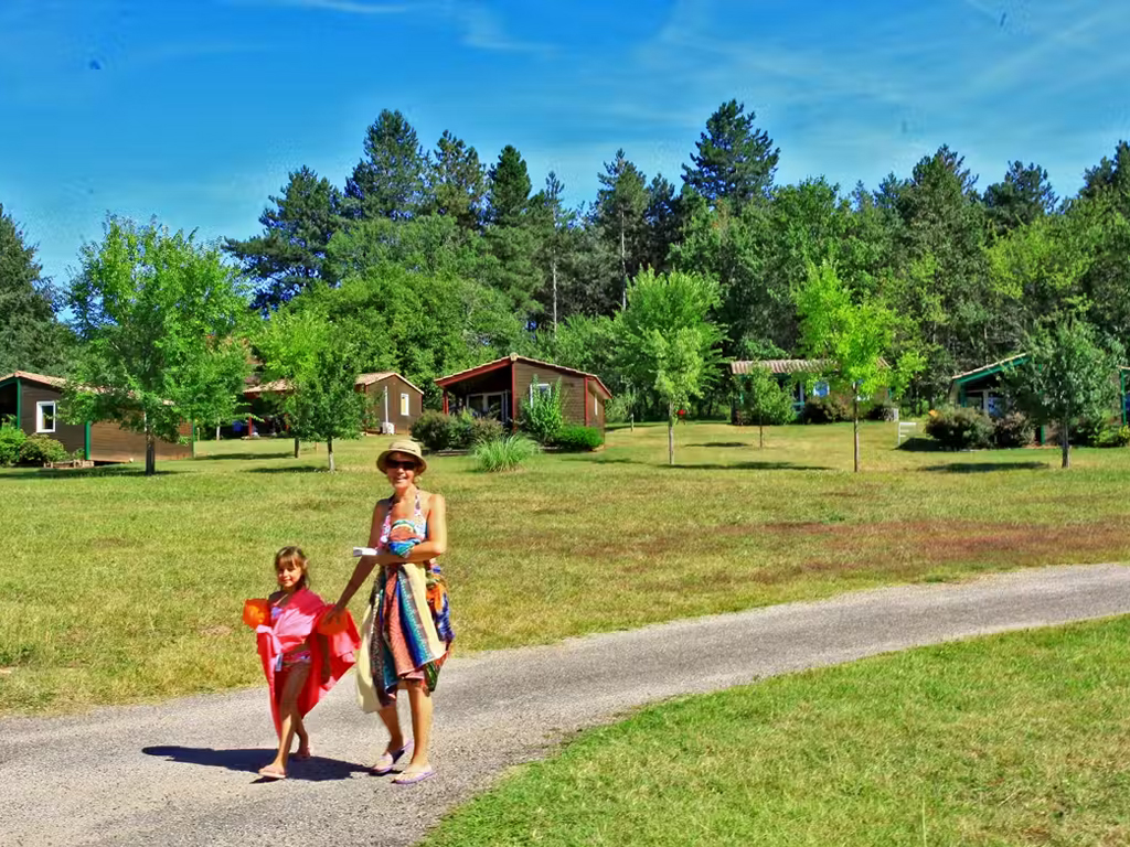 Camping Domaine De Fromengal 9