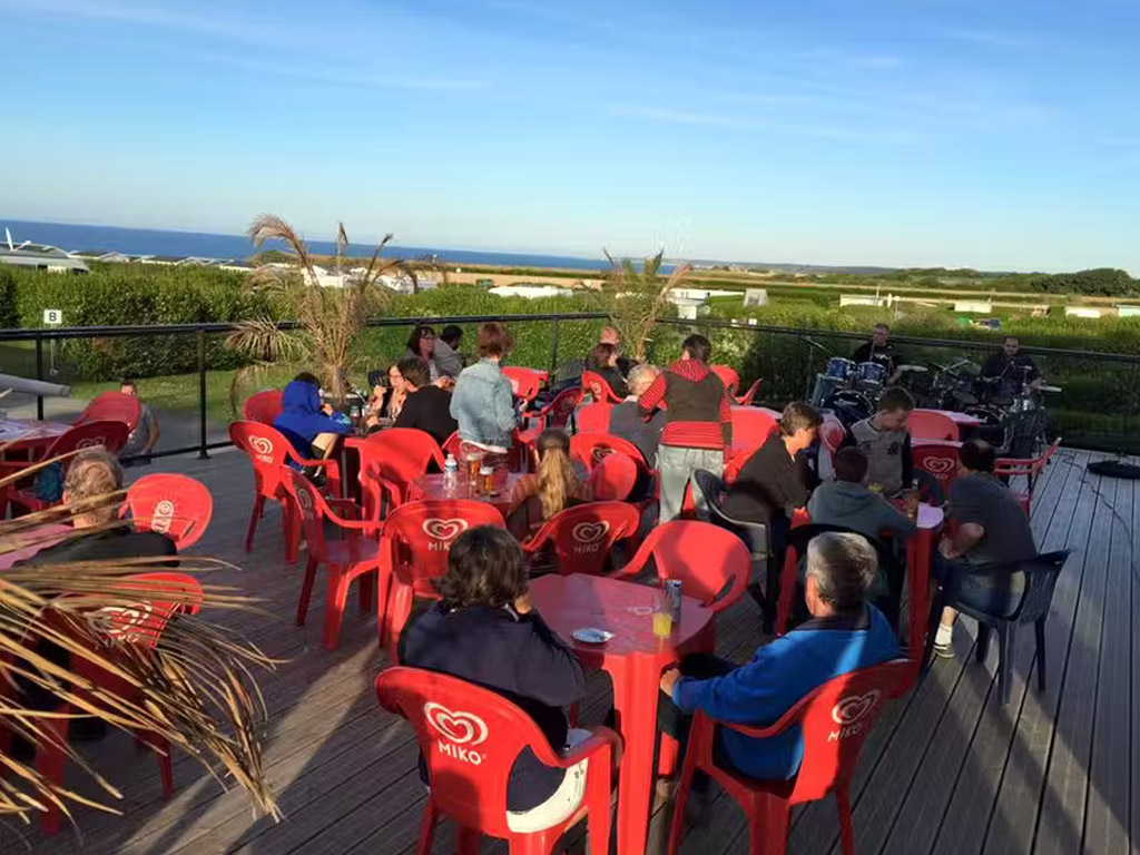 Flower Camping Omaha Beach 3