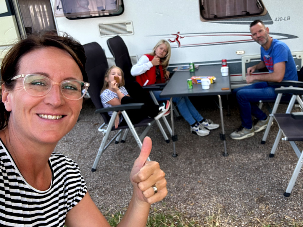 Ich glaube, ich bin eine Mischung aus Insektenliebhaber und Campingfreak.