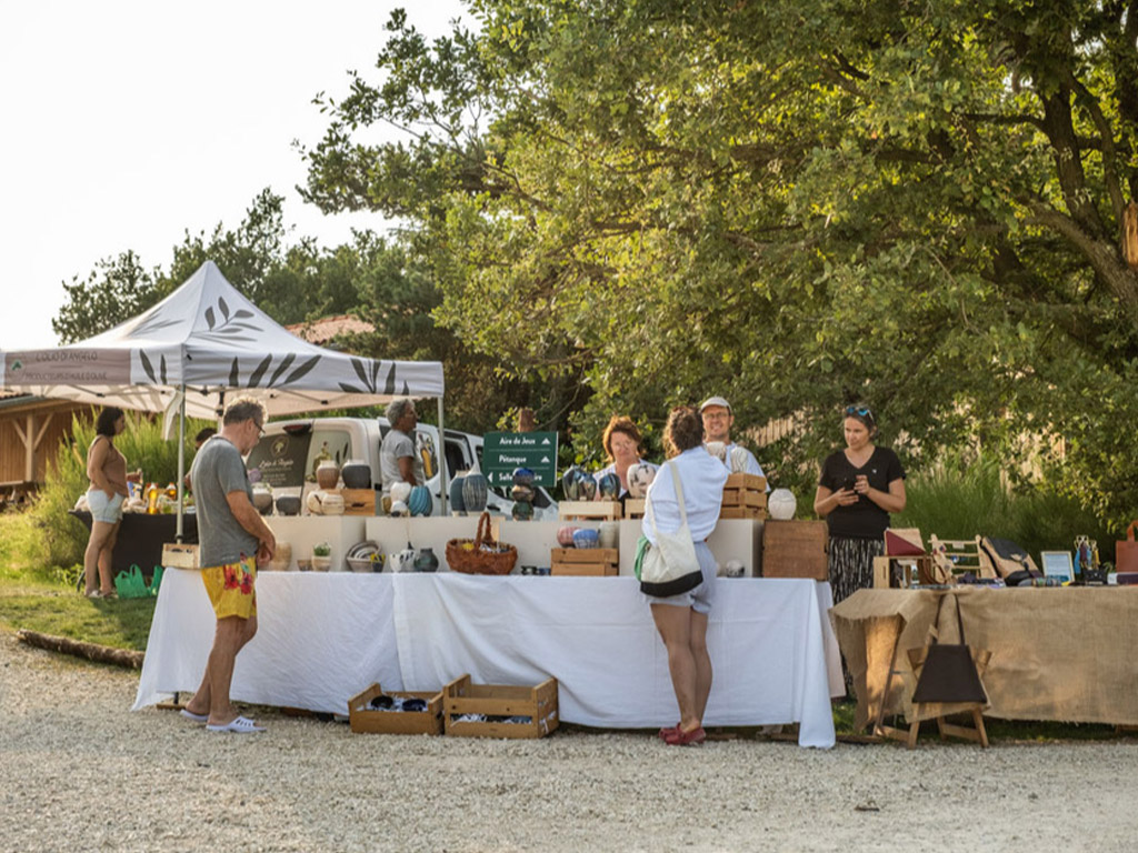 Huttopia Village Pays De Condrieu 8