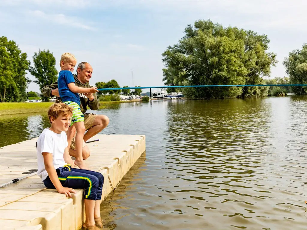 Schöner Campingplatz für Wassersportler