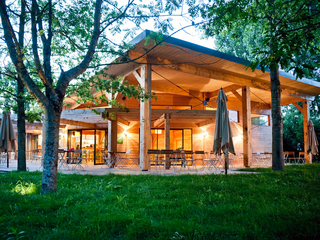 Huttopia Camping Les Chateaux 10