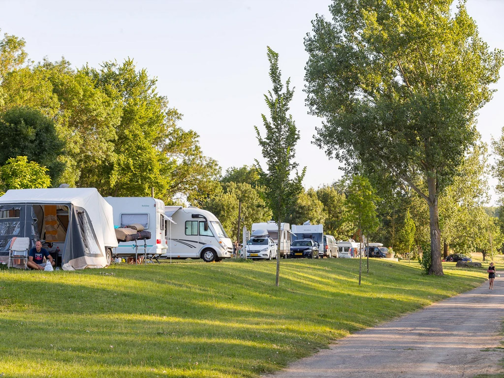 Camping Aux Rives Du Soleil 9