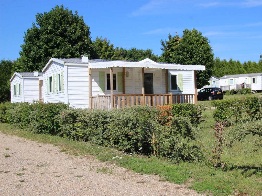 Camping Le Petit Trianon De Saint Ustre 7