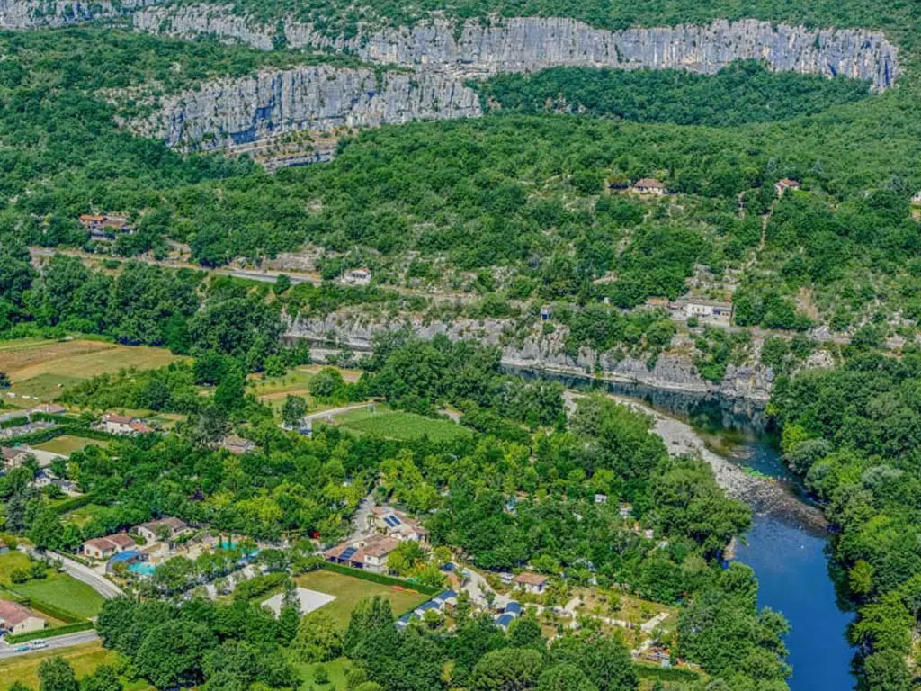 Die neuesten Mobilheime sind von 2024 auf diesem schönen Campingplatz in der Ardèche