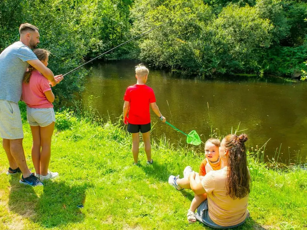 Campingplatz in einer Flussbiegung der L'Elle.&nbsp;