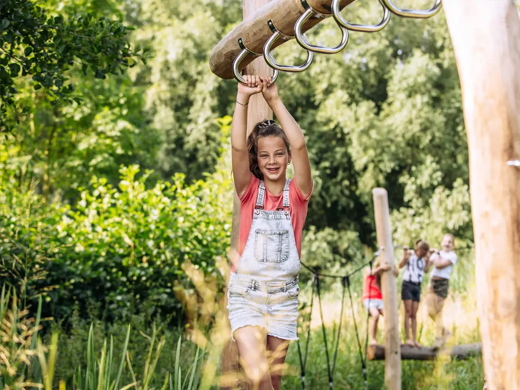 In dem alten Bauernhaus dieses christlichen Campingplatzes finden Sie Eeterij de Deel