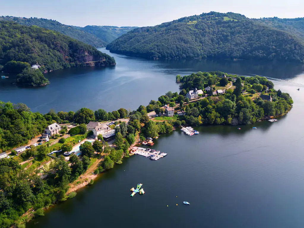Originelle Glamping-Unterkunft mit Blick auf den Lac de Sarrans