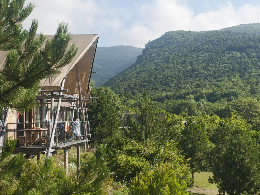 Camping Huttopia Village Dieulefit 1