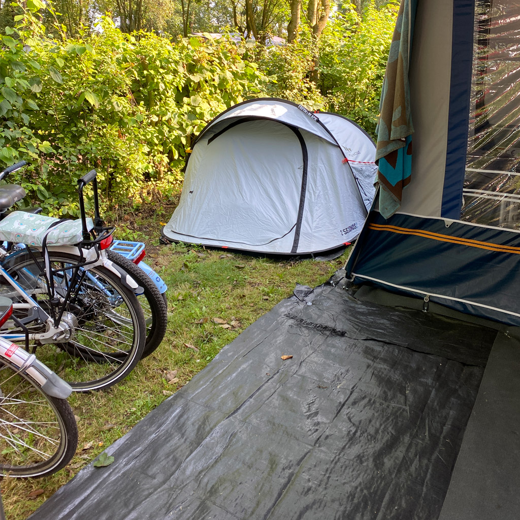 Ein zusätzliches Zelt, in dem Ihr Kind schlafen kann.