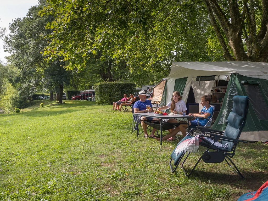 Camping Aux Rives Du Soleil 3