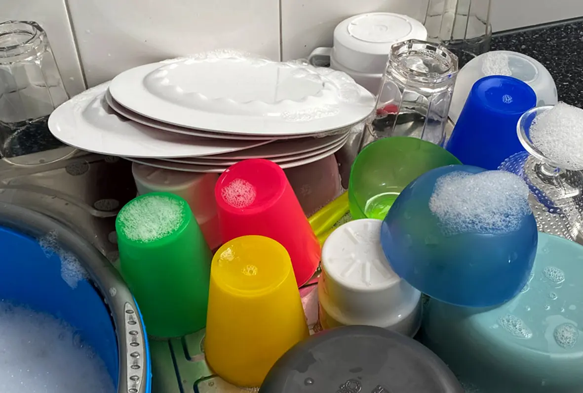 Erste Hilfe beim Geschirrspülen im Urlaub