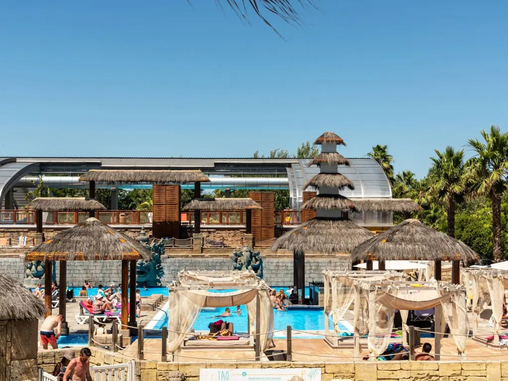 Französischer Teenager-Campingplatz mit Tages- und Abendunterhaltung