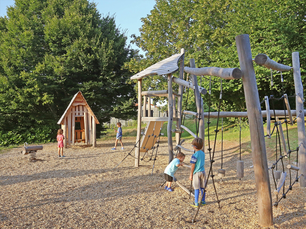 Huttopia Camping Royat 9