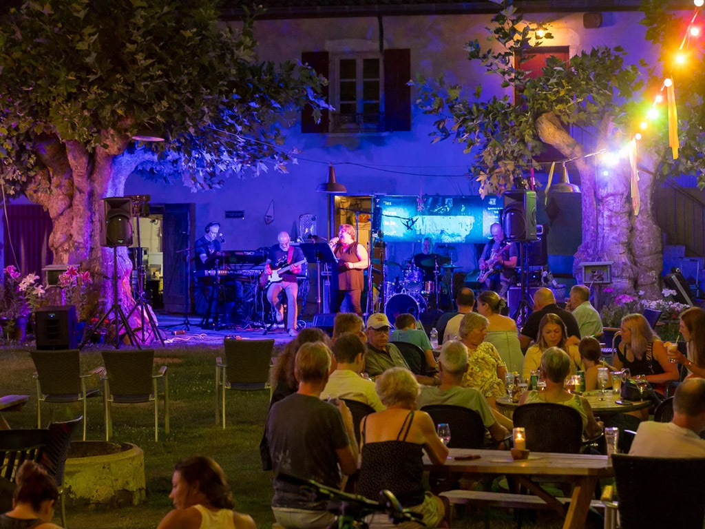 Camping Aux Rives Du Soleil 7