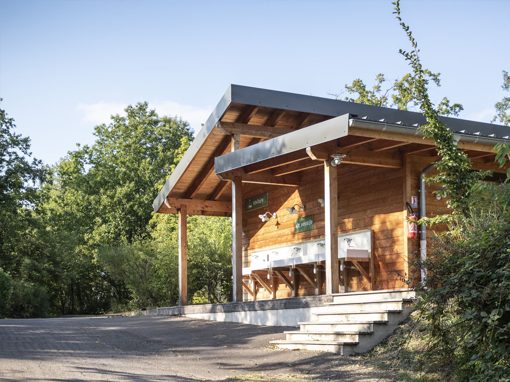 Huttopia Camping Royat 10