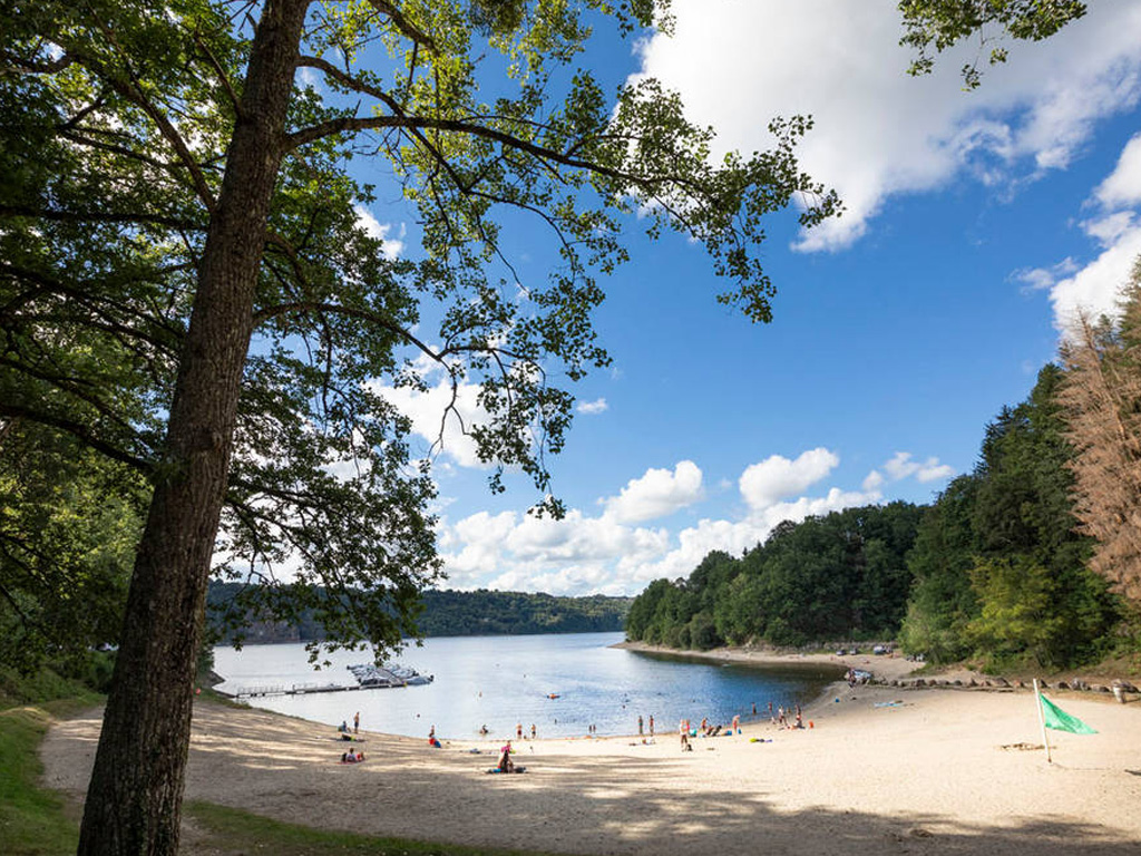 Camping Huttopia Lac De La Siauve 7