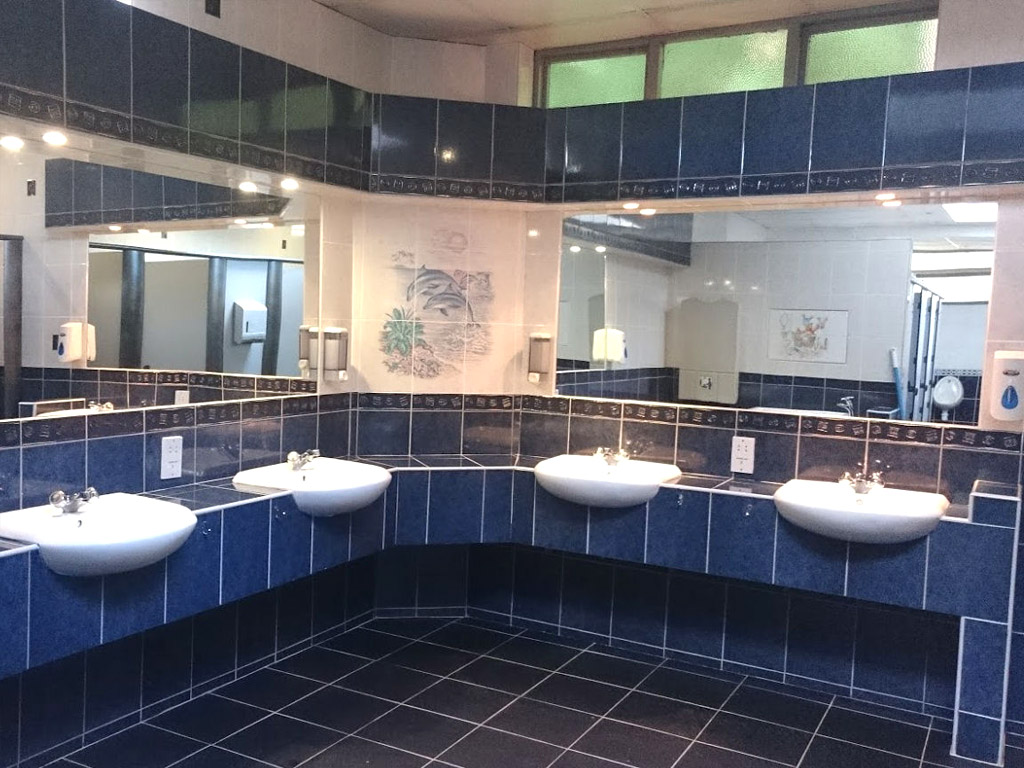 Schöne Sanitäranlagen auf einem Campingplatz in England