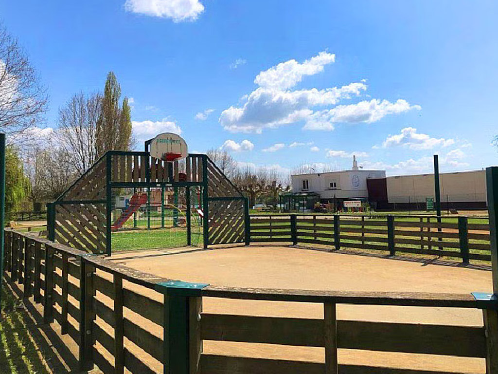 Camping De Thoissey 10