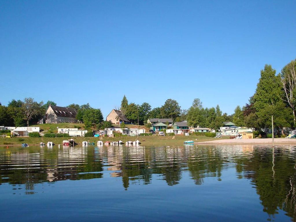 Camping Le Port De Neuvic 2