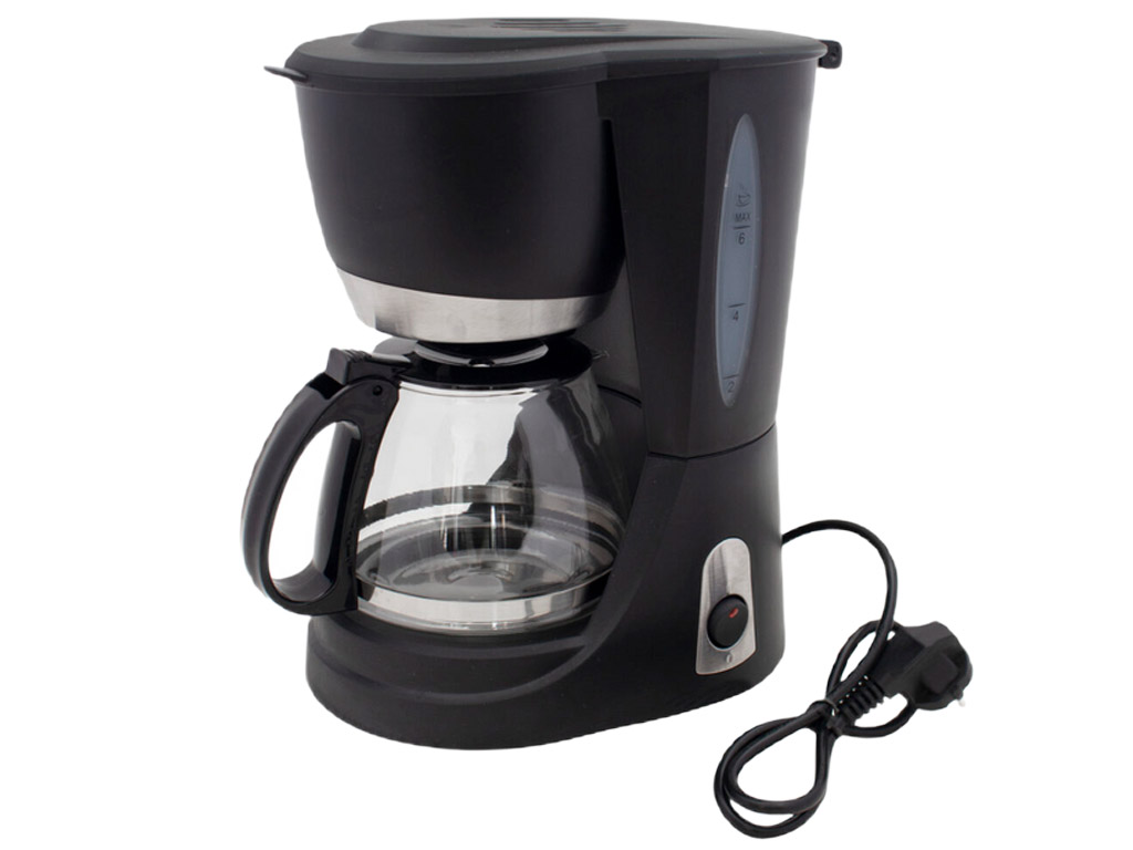 Elektrische Kaffeemaschine auf dem Campingplatz