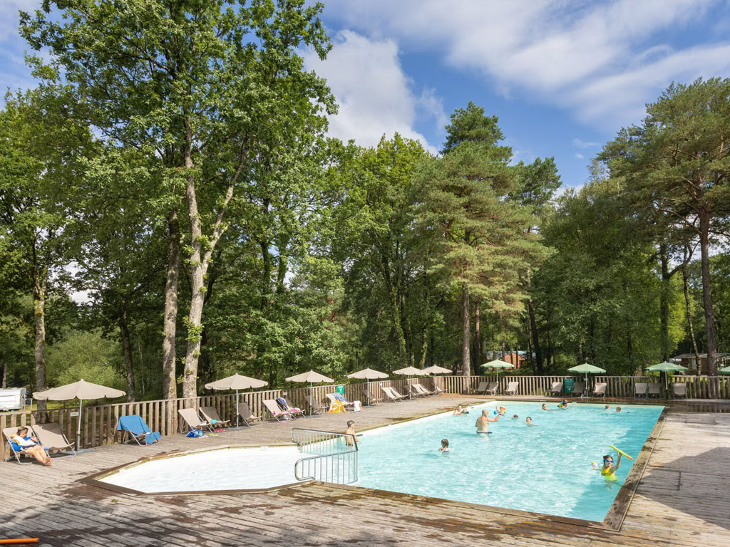 Camping Huttopia Lac De Sille 10