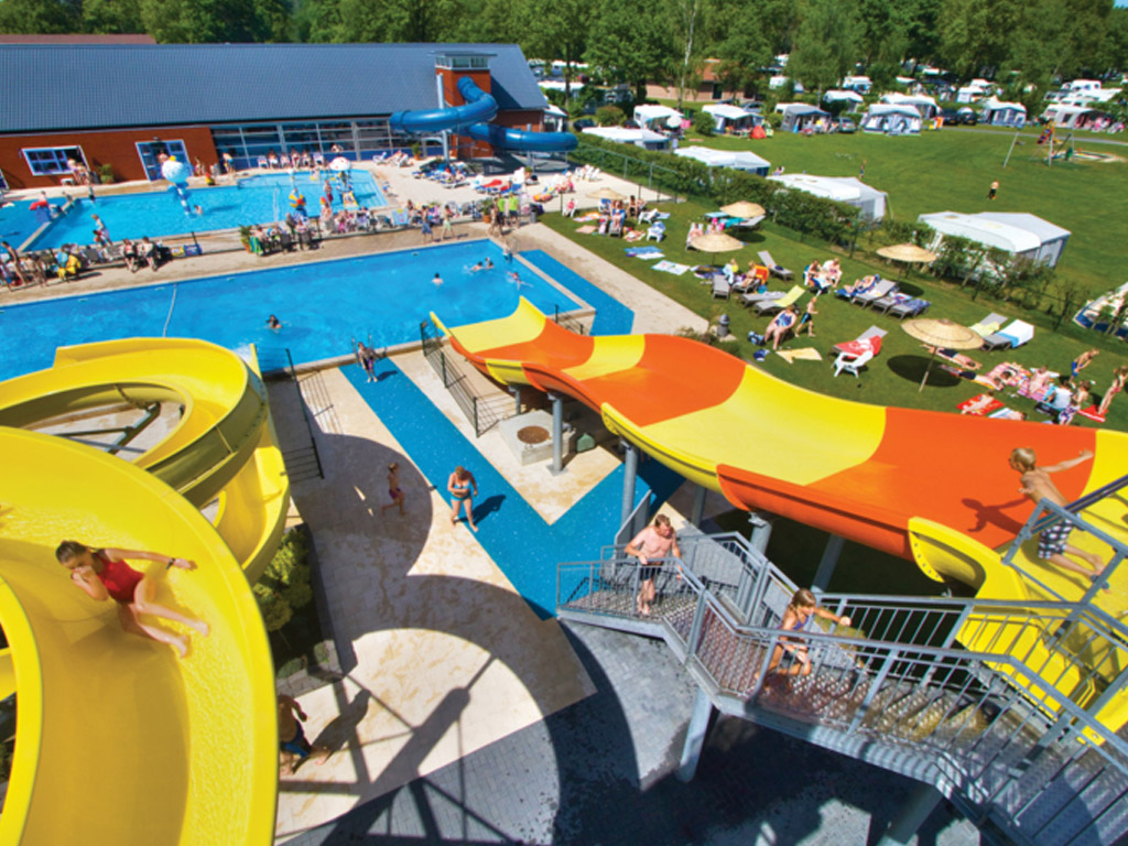 Kleines Schwimmbad des Campingplatzes Wolf