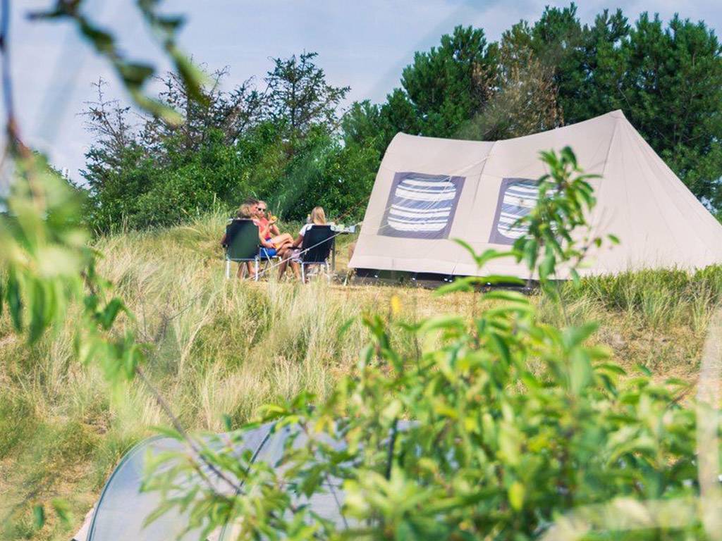 Strandcampingplatz zwischen den Dünen, direkt am Meer