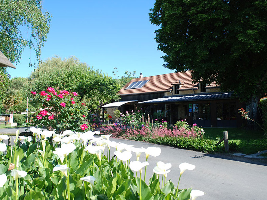Camping Le Port De Limeuil 2