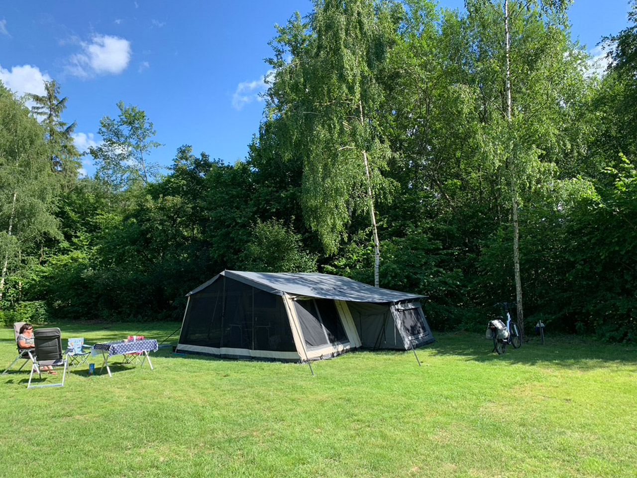 Zelten auf dem Space-Campingplatz